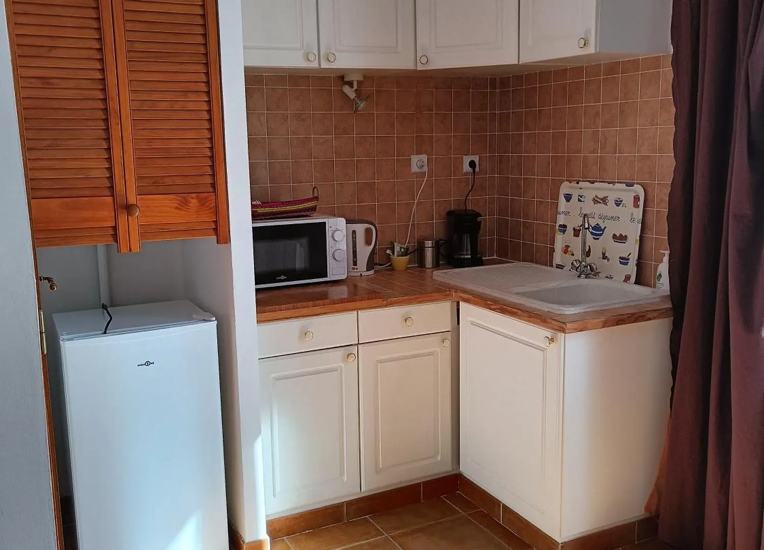 Les Tourterelles Bed & Breakfast Cadolive
