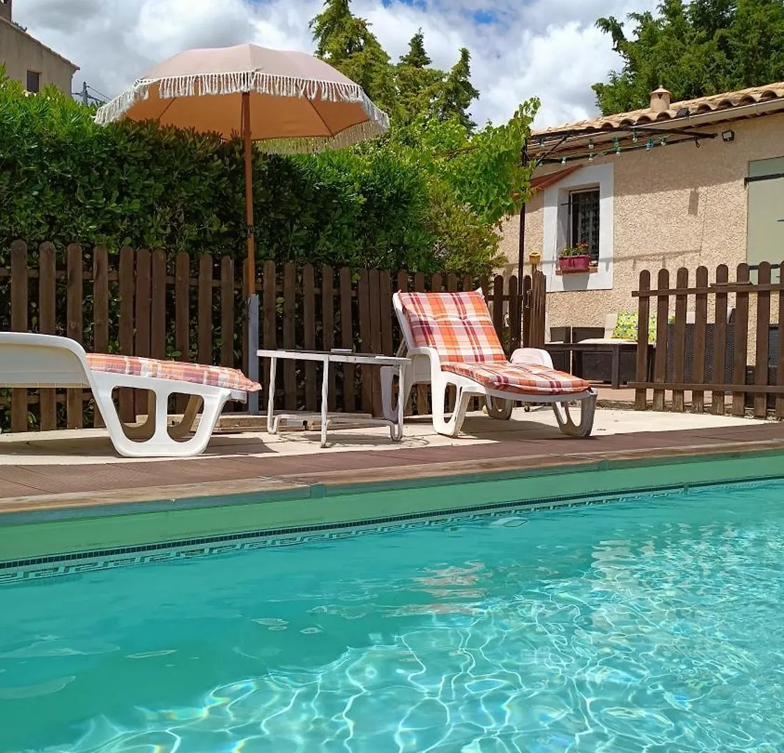 Les Tourterelles Bed & Breakfast Cadolive 0*,  France