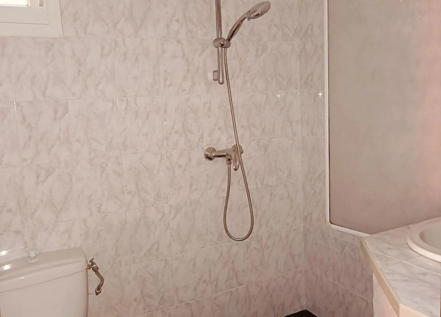 Les Tourterelles Bed & Breakfast Cadolive